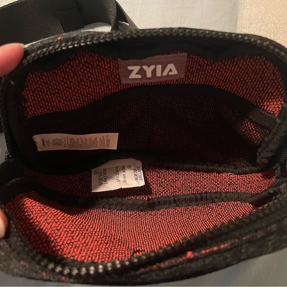 NWT ZYIA Crossbody Bag - Picture 3 of 4